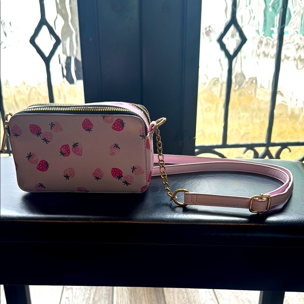 Pastel Strawberry Purse – Kawaii Aesthetic 🍓💖great kawai find - very girly!!